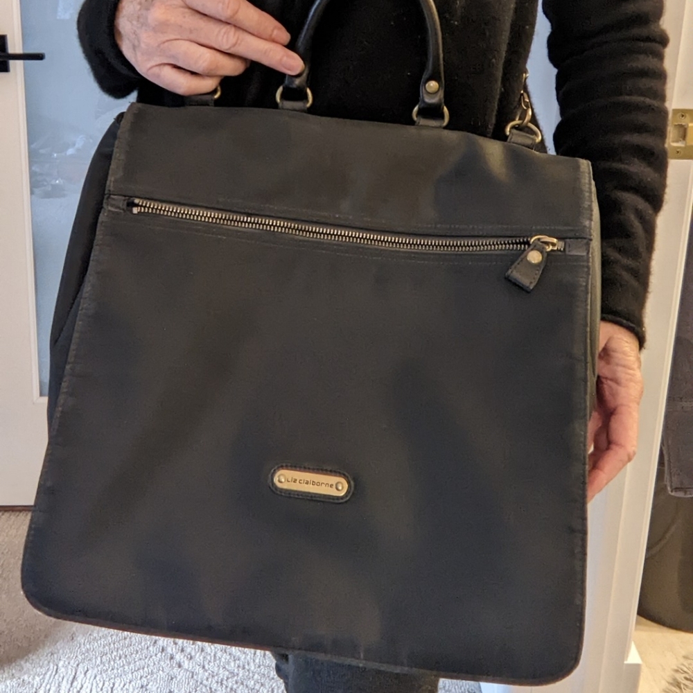 Ladies laptop,/shoulder bag